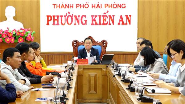 Ủy ban nhân dân phường tiếp công dân định kỳ