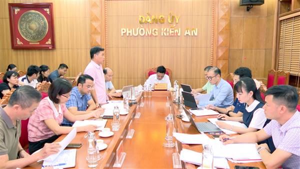 Hội nghị Thường trực Đảng uỷ làm việc với Chi bộ Ban Quản lý khu vực Kiến An