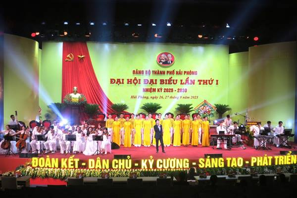 Trung tâm Hội nghị và biểu diễn thành phố, Hội đồng Nghệ thuật thành phố tổng duyệt chương trình nghệ thuật khai mạc Đại hội Đại biểu Đảng bộ thành phố lần thứ I, nhiệm kỳ 2025 – 2030