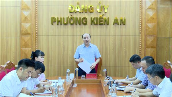 Hội nghị công bố Quyết định thành lập Đoàn Giám sát việc triển khai thực hiện Nghị quyết 57-NQ/TW, ngày 22/12/2024 của Bộ Chính trị; xây dựng và thực hiện quy chế làm việc đối với các đảng bộ, chi bộ trực thuộc Đảng uỷ phường 