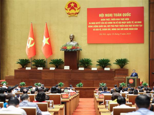 Hội nghị toàn quốc quán triệt, triển khai thực hiện 04 Nghị quyết của Bộ Chính trị về hội nhập quốc tế, an ninh năng lượng quốc gia, đột phá phát triển giáo dục và đào tạo và bảo vệ, chăm sóc, nâng cao sức khỏe nhân dân