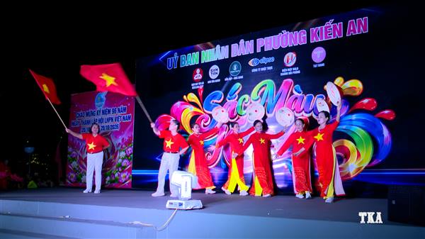 Sôi nổi chương trình giao lưu dân vũ chào mừng Ngày Phụ nữ Việt Nam 20/10