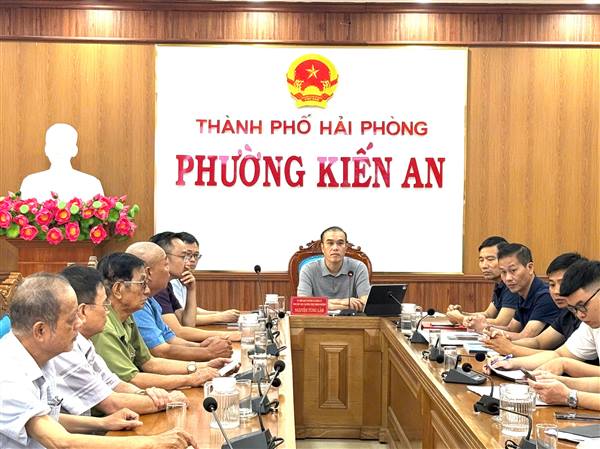 UBND phường đối thoại, tháo gỡ vướng mắc liên quan đến việc di dời nhà thờ họ Vũ nằm trong Dự án đầu tư xây dựng tuyến đường nối Quốc lộ 5 với Quốc lộ 10