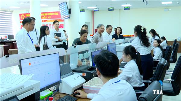 Đoàn kiểm tra của Văn phòng UBND thành phố kiểm tra công tác kiểm soát thủ tục hành chính, thực hiện cơ chế một cửa, một cửa liên thông và thực hiện thủ tục hành chính trên môi trường điện tử năm 2026 tại UBND phường Kiến An