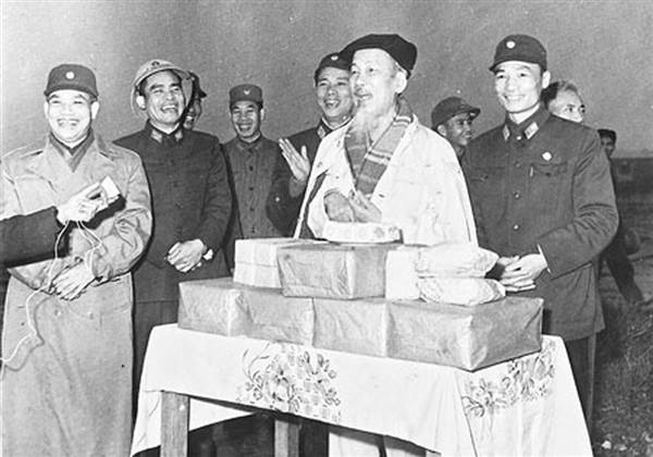 VẬN DỤNG TƯ TƯỞNG HỒ CHÍ MINH VỀ THỰC HÀNH TIẾT KIỆM NHẰM TẬP TRUNG NGUỒN LỰC PHÁT TRIỂN ĐẤT NƯỚC TRONG KỶ NGUYÊN MỚI