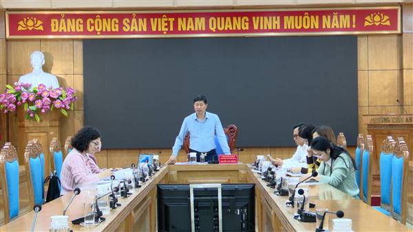 Ban Kinh tế - Ngân sách HĐND phường thẩm tra các tờ trình, dự thảo Nghị quyết trình kỳ họp thứ 8 (Kỳ họp chuyên đề) HĐND phường khóa V, nhiệm kỳ 2021-2026
