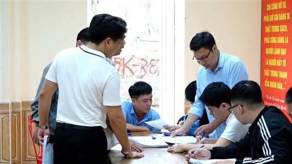 UBND phường triển khai thông báo thu hồi đất thực hiện Dự án đầu tư xây dựng tuyến đường nối Quốc lộ 5 với Quốc lộ 10 đối với 190 hộ dân đang sử dụng đất nông nghiệp