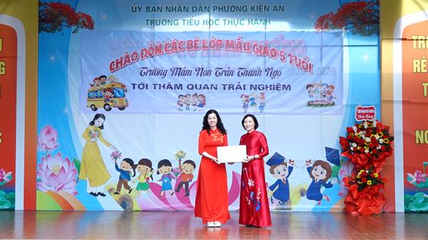 Sôi nổi Chương trình “Giao lưu, đón các bé trường Mầm non Trần Thành Ngọ tới tham quan trải nghiệm” tại trường Tiểu học Thực Hành