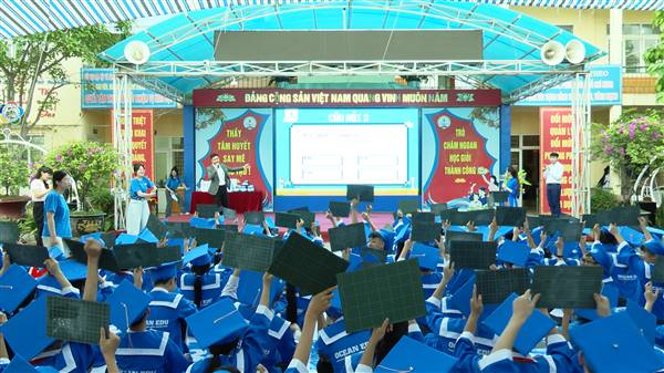 Trường THCS Trần Hưng Đạo tổ chức Chương trình “Rung Chuông Vàng”

