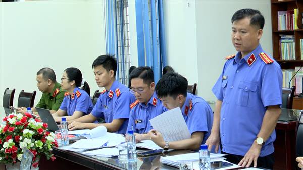 Đoàn công tác của Viện kiểm sát nhân dân khu vực 5 kiểm sát việc thi hành án hình sự tại phường Kiến An