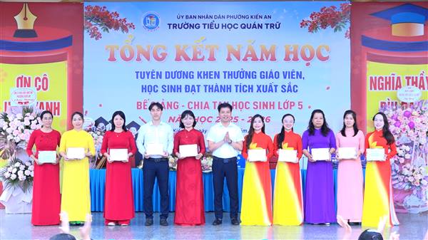 Trường Tiểu học Quán Trữ tổ chức Tổng kết năm học; Tuyên dương khen thưởng giáo viên, học sinh đạt thành tích xuất sắc; bế giảng, chia tay học sinh lớp 5 năm học 2025– 2026