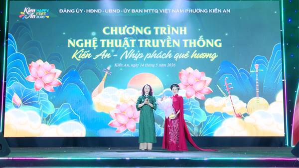 ĐÊM NHẠC TRUYỀN THỐNG “KIẾN AN – NHỊP PHÁCH QUÊ HƯƠNG”: LẮNG ĐỌNG ÂM VANG NGHỆ THUẬT DÂN GIAN 