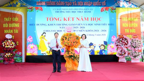 Trường Tiểu học Thực Hành tổng kết, biểu dương khen thưởng giáo viên và học sinh xuất sắc năm học 2025 – 2026, chia tay học sinh lớp 5 niên khoá 2021-2026