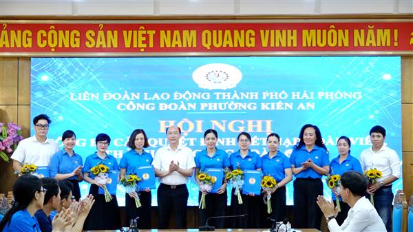 Hội nghị Công bố Quyết định thành lập Công đoàn cơ sở; Tặng quà cho đoàn viên, người lao động nhân dịp Tháng Công nhân năm 2026; Tập huấn kỹ năng, nghiệp vụ công tác Công đoàn cơ sở cho cán bộ Công đoàn