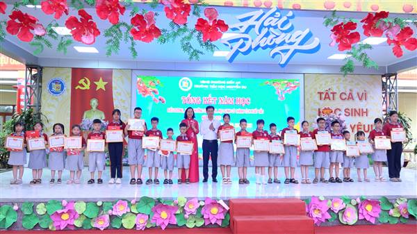 Trường Tiểu học Nguyễn Du tổng kết năm học, biểu dương, khen thưởng giáo viên, học sinh xuất sắc năm học 2025–2026 và chia tay học sinh lớp 5 niên khóa 2021–2026