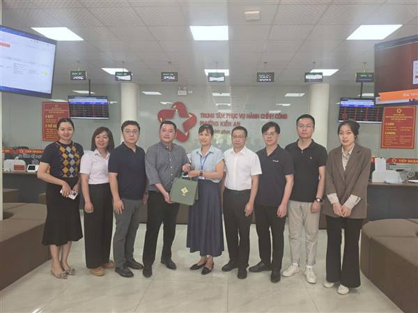 Đoàn khảo sát của Viện Phát triển chuyển đổi xanh, chuyển đổi số Việt Nam (Viện IGD) làm việc tại phường Kiến An