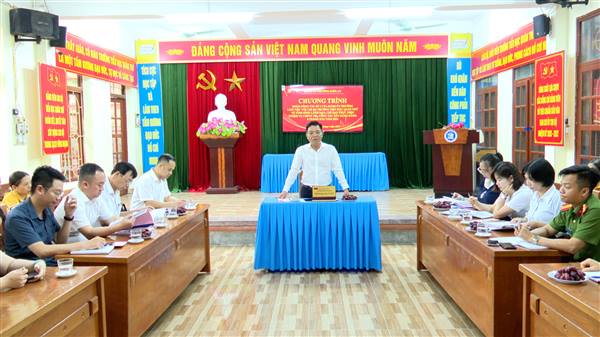 Đoàn công tác của Đảng ủy phường làm việc với Chi bộ trường Tiểu học Quán Trữ về tình hình lãnh đạo, chỉ đạo thực hiện nhiệm vụ chính trị, công tác xây dựng Đảng 6 tháng đầu năm 2026