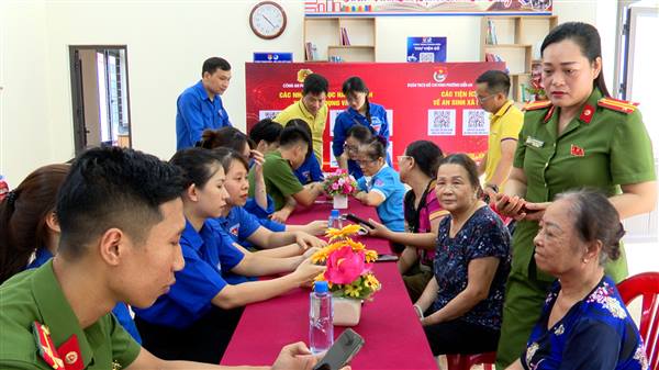 Lễ ra quân “Chiến dịch mùa hè số cùng VNeID, hướng dẫn công dân số, đồng hành cùng Nhân dân thực hiện Đề án 06”