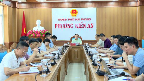 Tập trung đẩy nhanh giải ngân vốn đầu tư công và tiến độ giải phóng mặt bằng các dự án trọng điểm
