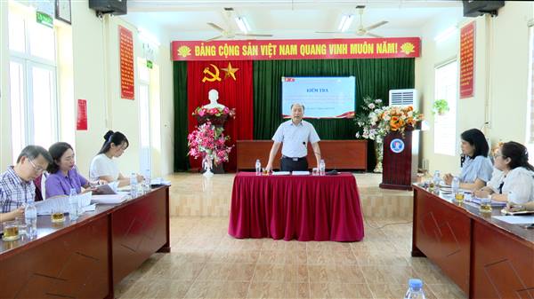 Đoàn công tác của Đảng ủy phường làm việc với Chi bộ trường Tiểu học Trần Thành Ngọ về tình hình lãnh đạo, chỉ đạo thực hiện nhiệm vụ chính trị, công tác xây dựng Đảng 6 tháng đầu năm 2026