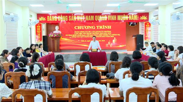 Đoàn công tác của Đảng ủy phường làm việc với Chi bộ trường THCS Bắc Sơn về tình hình lãnh đạo, chỉ đạo thực hiện nhiệm vụ chính trị, công tác xây dựng Đảng 6 tháng đầu năm 2026