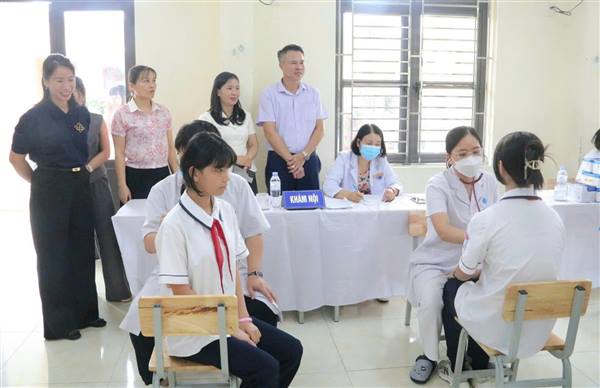 Hơn 500 học sinh Trường THCS Bắc Sơn được khám sức khỏe miễn phí