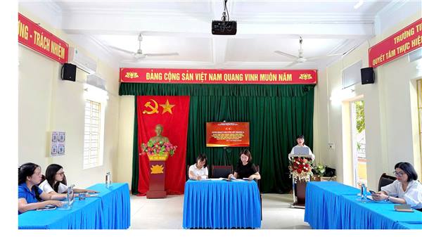 Chi bộ Trường Tiểu học Quang Trung tổ chức sinh hoạt chuyên đề: “Đảng viên tiên phong trong thực hiện Nghị quyết số 05-NQ/TU góp phần xây dựng Trường Tiểu học Quang Trung theo định hướng xã hội chủ nghĩa”