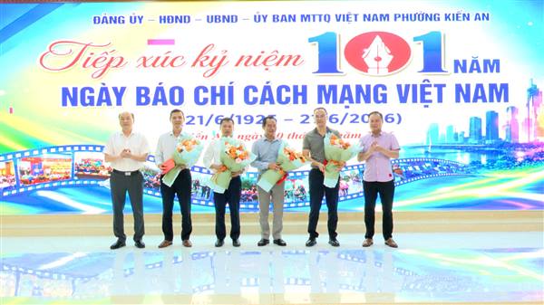 Đảng ủy - HĐND - UBND - Ủy ban MTTQ Việt Nam phường Kiến An tiếp xúc các cơ quan báo chí nhân dịp kỷ niệm 101 năm Ngày Báo chí Cách mạng Việt Nam (21/6/1925 - 21/6/2026)