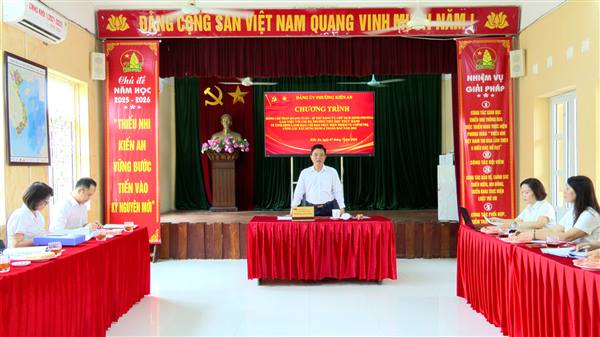 Ban Thường vụ Đảng uỷ phường làm việc với Chi bộ Trường Tiểu học Thực Hành về kết quả công tác lãnh đạo, chỉ đạo thực hiện nhiệm vụ 6 tháng đầu năm; xác định chỉ tiêu, nhiệm vụ trọng tâm 6 tháng cuối năm 2026