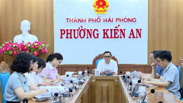 Ban Kinh tế - Ngân sách HĐND phường thẩm tra các nội dung trình Kỳ họp giữa năm HĐND phường khóa II, nhiệm kỳ 2026-2031