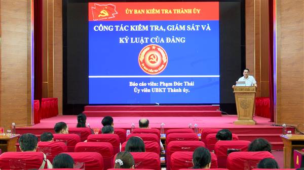 Tập huấn, bồi dưỡng nghiệp vụ công tác Đảng năm 2026