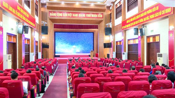 Hội nghị triển khai thu thuế sử dụng đất phi nông nghiệp năm 2026 và hướng dẫn cài đặt và sử dụng ứng dụng EtaxMobile.