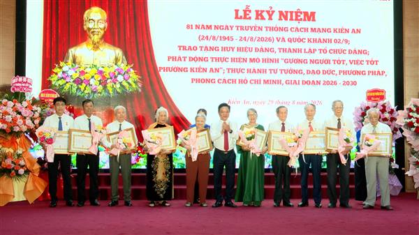 Đảng ủy, HĐND, UBND, Ủy ban MTTQ Việt Nam phường tổ chức Lễ kỷ niệm 81 năm Ngày truyền thống Cách mạng Kiến An và Quốc khánh 02/9; trao tặng Huy hiệu Đảng; thành lập tổ chức Đảng; phát động thực hiện mô hình “Gương người tốt, việc tốt phường Kiến An”; thực hành tư tưởng, đạo đức, phương pháp, phong cách Hồ Chí Minh giai đoạn 2026 – 2030