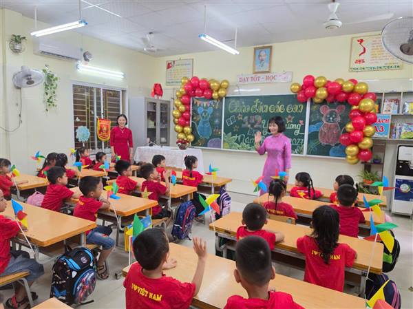 Trường Tiểu học Quán Trữ tưng bừng đón học sinh lớp 1 tựu trường 
năm học 2026-2027