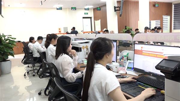Giữ 'lửa' nhân lực cấp xã