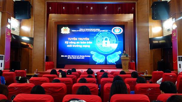 Đoàn viên, thanh niên phường được tuyên truyền, giáo dục pháp luật về an ninh mạng, phòng chống các phương thức lừa đảo trên mạng xã hội; Kỹ năng nhận diện và kiểm chứng thông tin