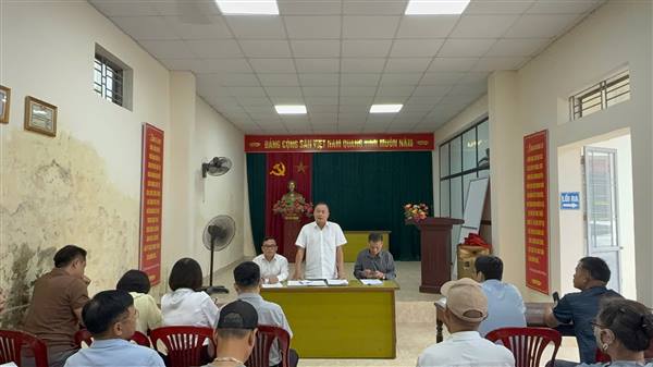 UBND phường lấy ý kiến Dự thảo phương án bồi thường, hỗ trợ và tái định cư của các hộ gia đình, cá nhân có đất ở nằm trong chỉ giới thu hồi  thực hiện Dự án đầu tư xây dựng tuyến đường nối Quốc lộ 5 với Quốc lộ 10
