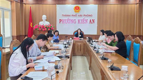 Thẩm định, kiểm tra hồ sơ pháp lý và điều kiện an toàn thực của các đơn vị cung cấp thực phẩm, nguyên liệu thực phẩm, suất ăn cho các cơ sở giáo dục trên địa bàn phường năm học 2026-2027