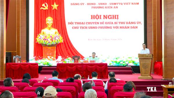 Hội nghị đối thoại chuyên đề giữa Bí thư Đảng ủy, Chủ tịch UBND phường với Nhân dân trong việc vận động giải phóng mặt bằng thực hiện Dự án đầu tư xây dựng tuyến đường nối Quốc lộ 5 với Quốc lộ 10 đoạn qua phường 