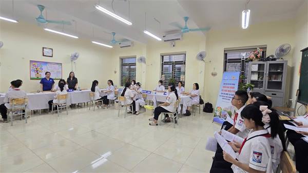Học sinh trường THCS Bắc Sơn, Mầm non Hoa Lan, Mầm non Nam Hà và Mầm non Yến Chi được khám sức khỏe miễn phí