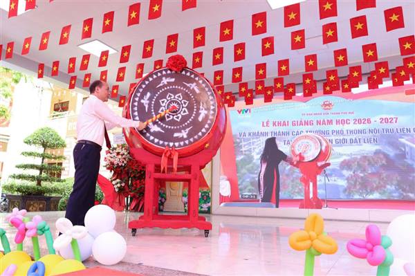 Đồng chí Nguyễn Thiện Kim – Phó Bí thư Thường trực Đảng uỷ phường dự Lễ khai giảng năm học 2026-2027 tại trường Tiểu học Nguyễn Du và Ngày hội đến trường của bé tại trường Mầm non Nhi Đức