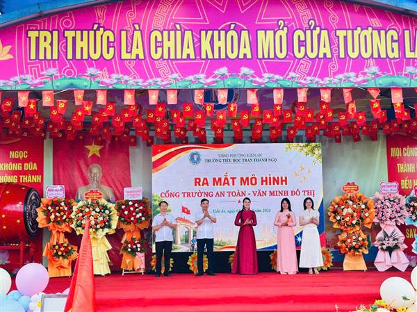 Trường Tiểu học ra mắt mô hình Dân vận khéo “Cổng trường an toàn - Văn minh đô thị”, tuyên truyền An toàn giao thông 

