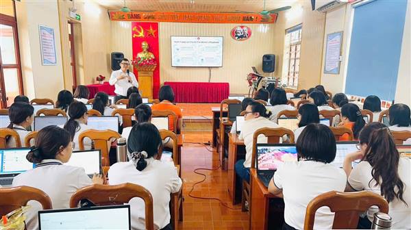 Trường Tiểu học Nguyễn Du tập huấn chuyên sâu về đổi mới sáng tạo và ứng dụng trí tuệ nhân tạo (AI) trong dạy học, hoạt động chuyên môn và quản trị nhà trường