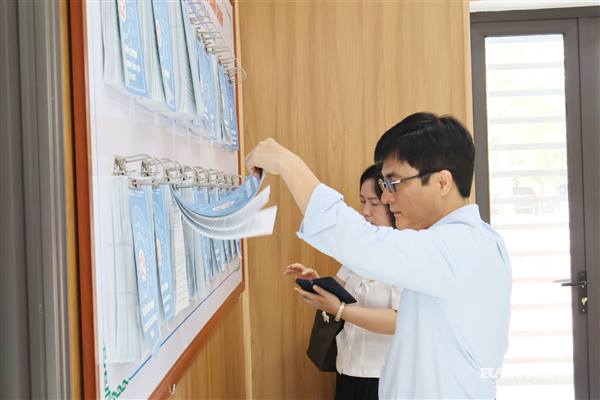 Nhìn thẳng 'điểm nghẽn' trong cải cách hành chính