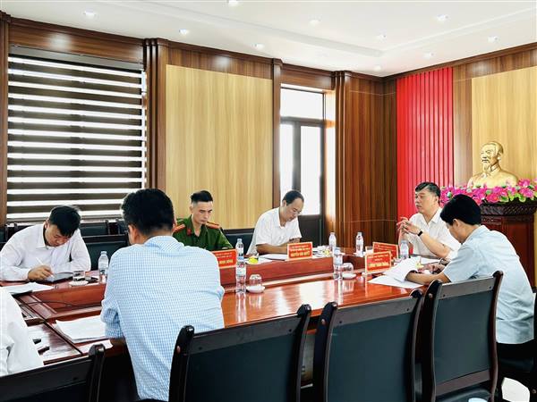 XÃ KIẾN HẢI TỔ CHỨC KIỂM TRA HOẠT ĐỘNG CÁC CHỢ TRÊN ĐỊA BÀN