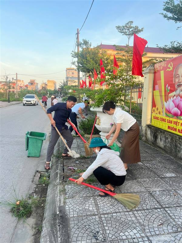 RA QUÂN DỌN VỆ SINH MÔI TRƯỜNG THÁNG 10 – CHUNG TAY XÂY DỰNG XÃ KIẾN HẢI SÁNG - XANH - SẠCH - ĐẸP