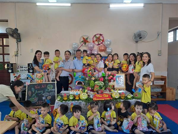 Tết Trung thu – Tết của thiếu nhi mang theo ánh trăng rằm dịu dàng và những niềm vui ngập tràn khắp mọi ngõ xóm, sân trường.