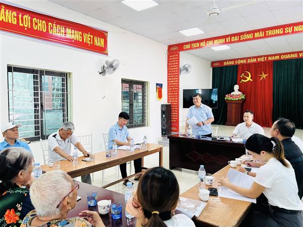 Chi bộ Nam Hải tổ chức buổi sinh hoạt định kỳ hàng tháng