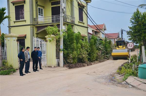 ĐỒNG CHÍ ĐỖ ĐỨC HÒA KIỂM TRA TIẾN ĐỘ CÁC DỰ ÁN TRỌNG ĐIỂM TRÊN ĐỊA BÀN XÃ KIẾN HẢI