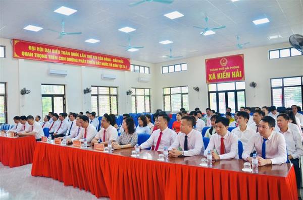 ĐẢNG ỦY XÃ KIẾN HẢI TỔ CHỨC LỄ CHÀO CỜ THƯỜNG KỲ THÁNG 5/2026